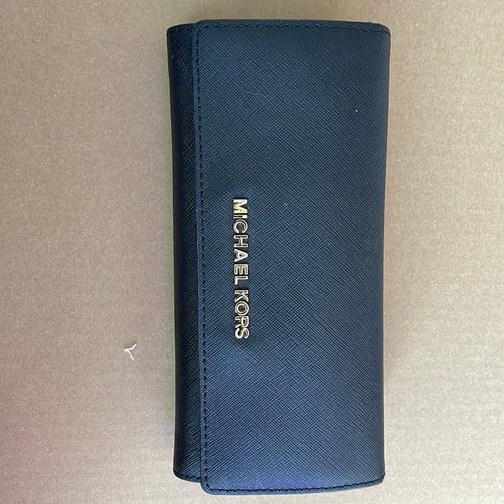 Michael lots large wallet